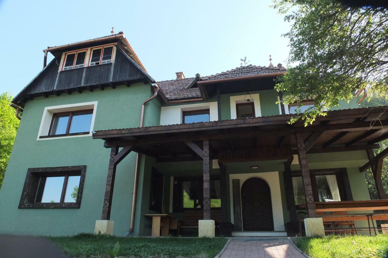 Szejke Villa Odorheiu Secuiesc Exterior photo